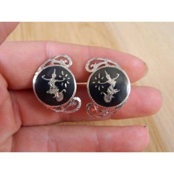 Vintage Siam Sterling Silver Screw Back Earrings, Thailand Niello Goddess - Picture 4 of 5